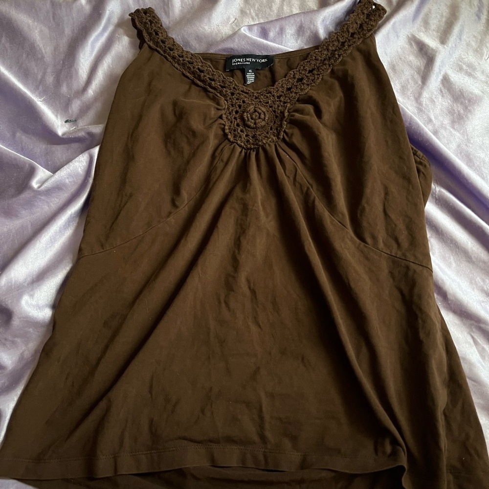 Jones New York signature brown tank top crochet trim